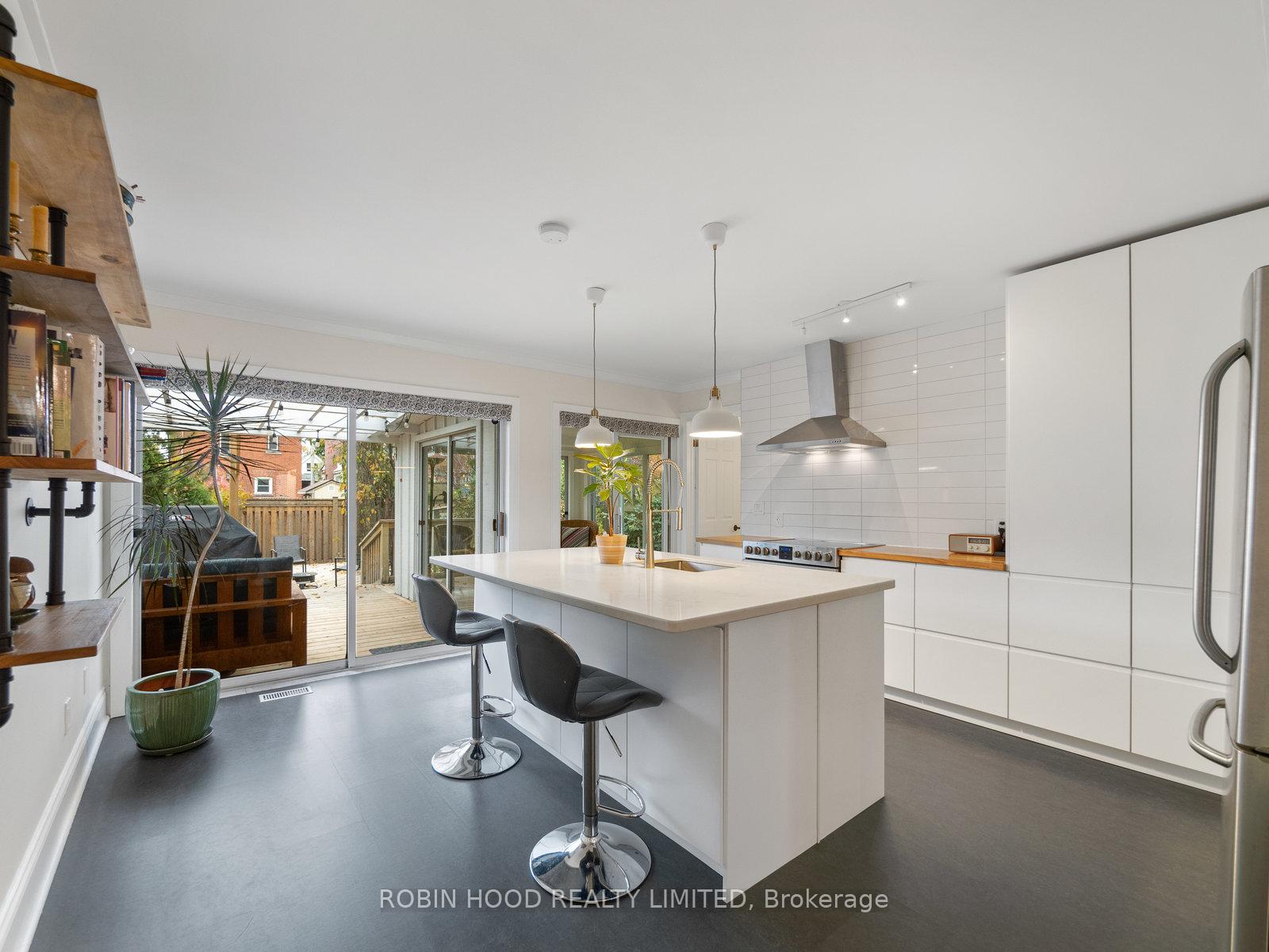 Photo 14 of 87 Park Row S, Hamilton, Delta — HOMEH