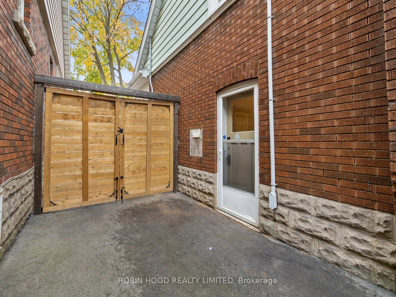 Photo 25 of 87 Park Row S, Hamilton, Delta — HOMEH
