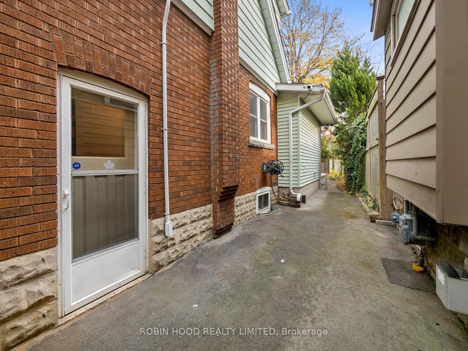 Photo 26 of 87 Park Row S, Hamilton, Delta — HOMEH