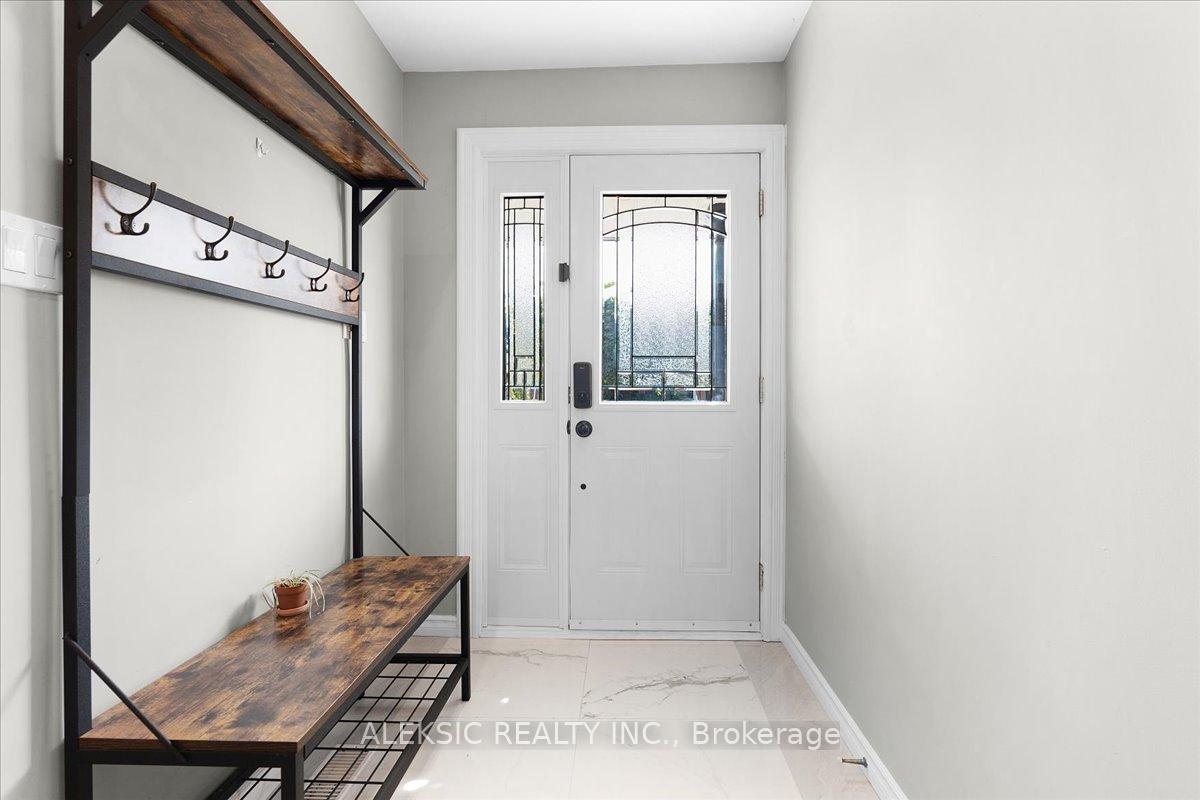 Photo 4 of 62 Greencedar Drive, Hamilton, Gurnett — HOMEH