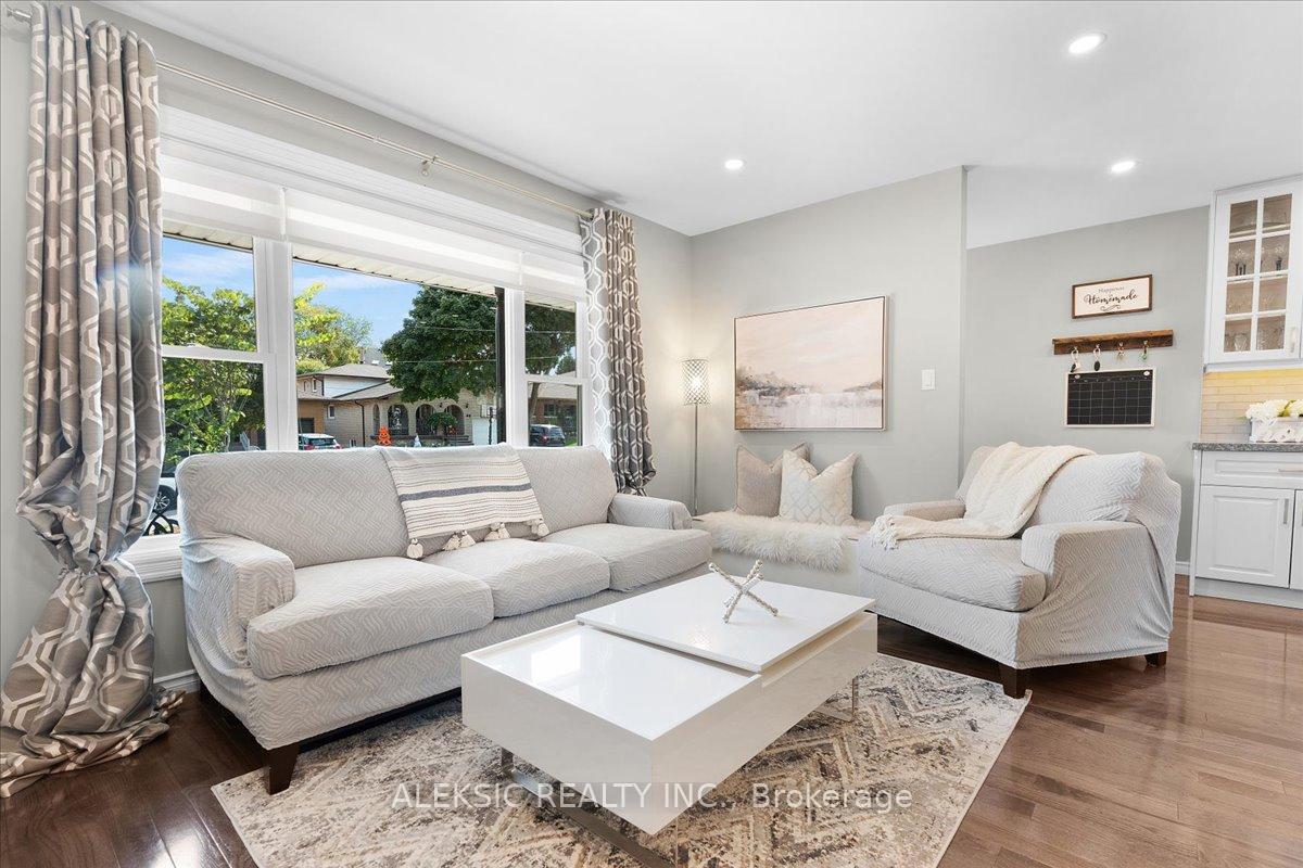 Photo 10 of 62 Greencedar Drive, Hamilton, Gurnett — HOMEH