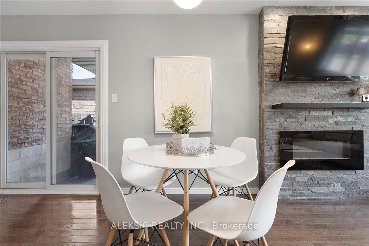 Photo 12 of 62 Greencedar Drive, Hamilton, Gurnett — HOMEH