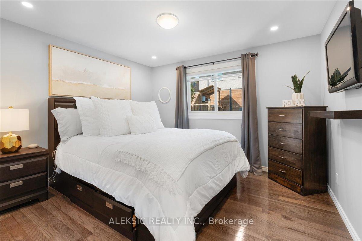 Photo 14 of 62 Greencedar Drive, Hamilton, Gurnett — HOMEH