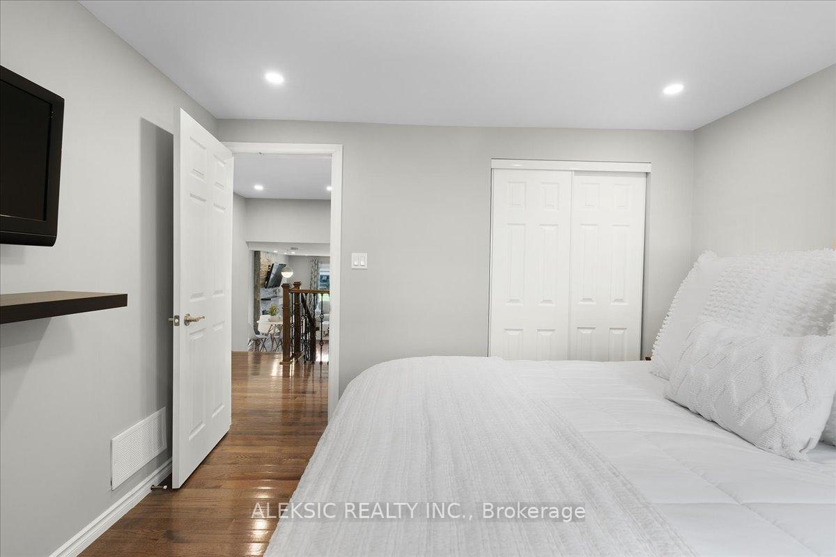 Photo 16 of 62 Greencedar Drive, Hamilton, Gurnett — HOMEH