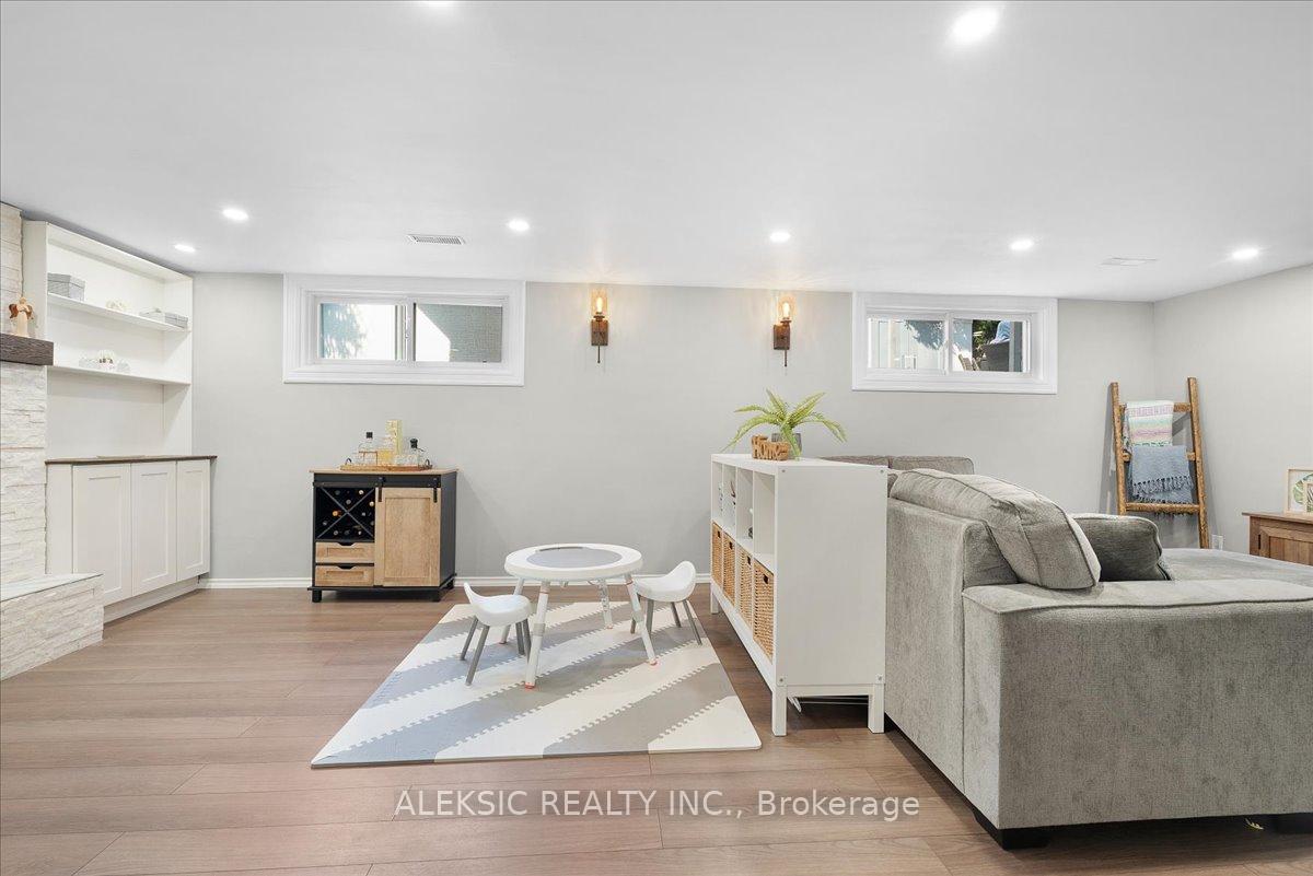 Photo 23 of 62 Greencedar Drive, Hamilton, Gurnett — HOMEH