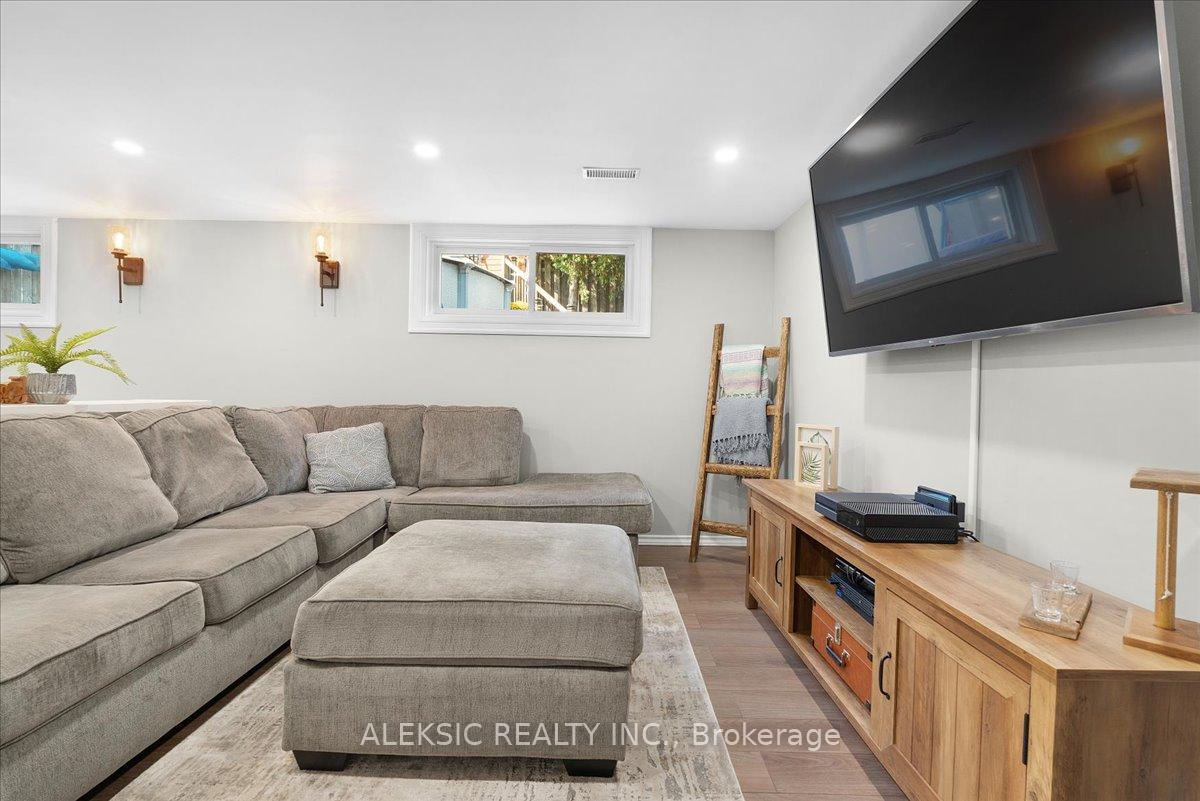 Photo 26 of 62 Greencedar Drive, Hamilton, Gurnett — HOMEH