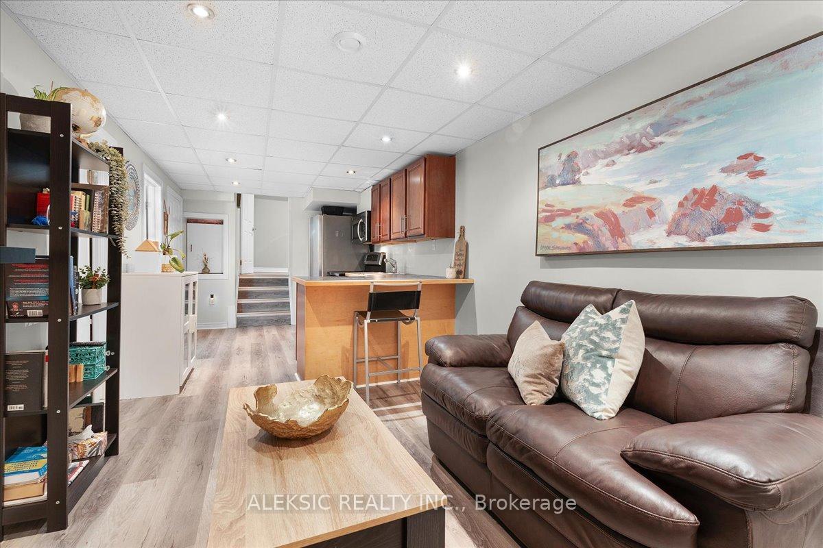 Photo 33 of 62 Greencedar Drive, Hamilton, Gurnett — HOMEH