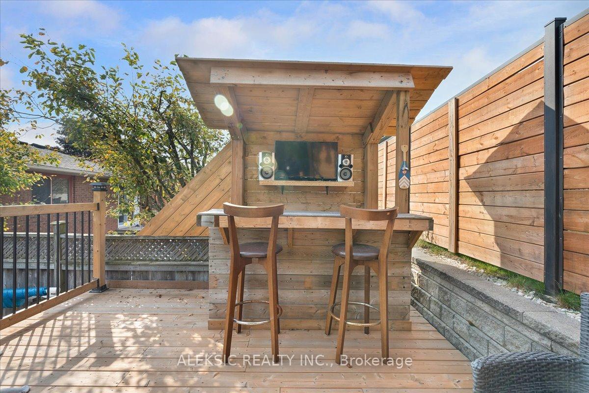 Photo 39 of 62 Greencedar Drive, Hamilton, Gurnett — HOMEH
