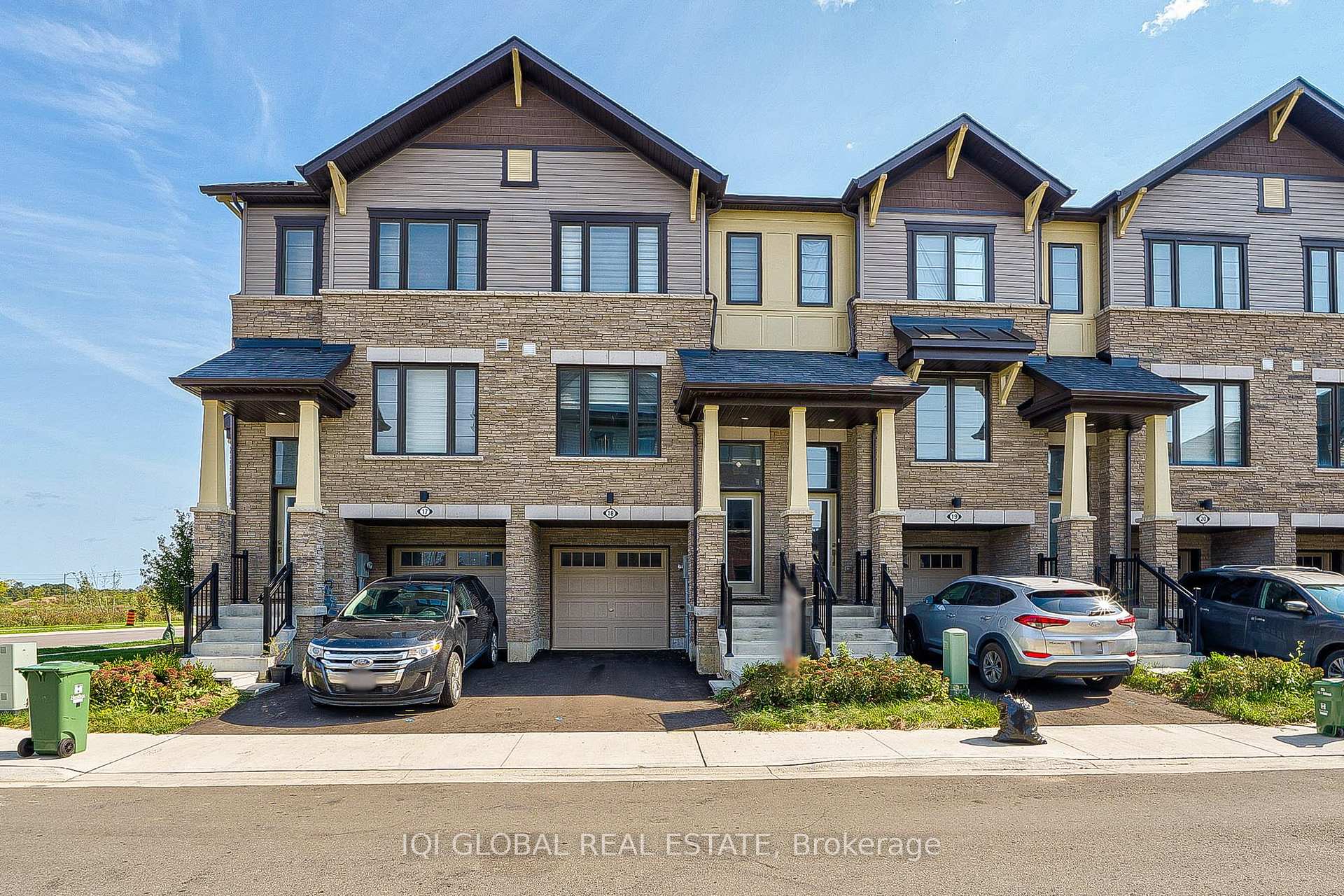 Photo 1 of Unit 18, 185 Bedrock Drive, Hamilton, Stoney Creek Mountain — HOMEH