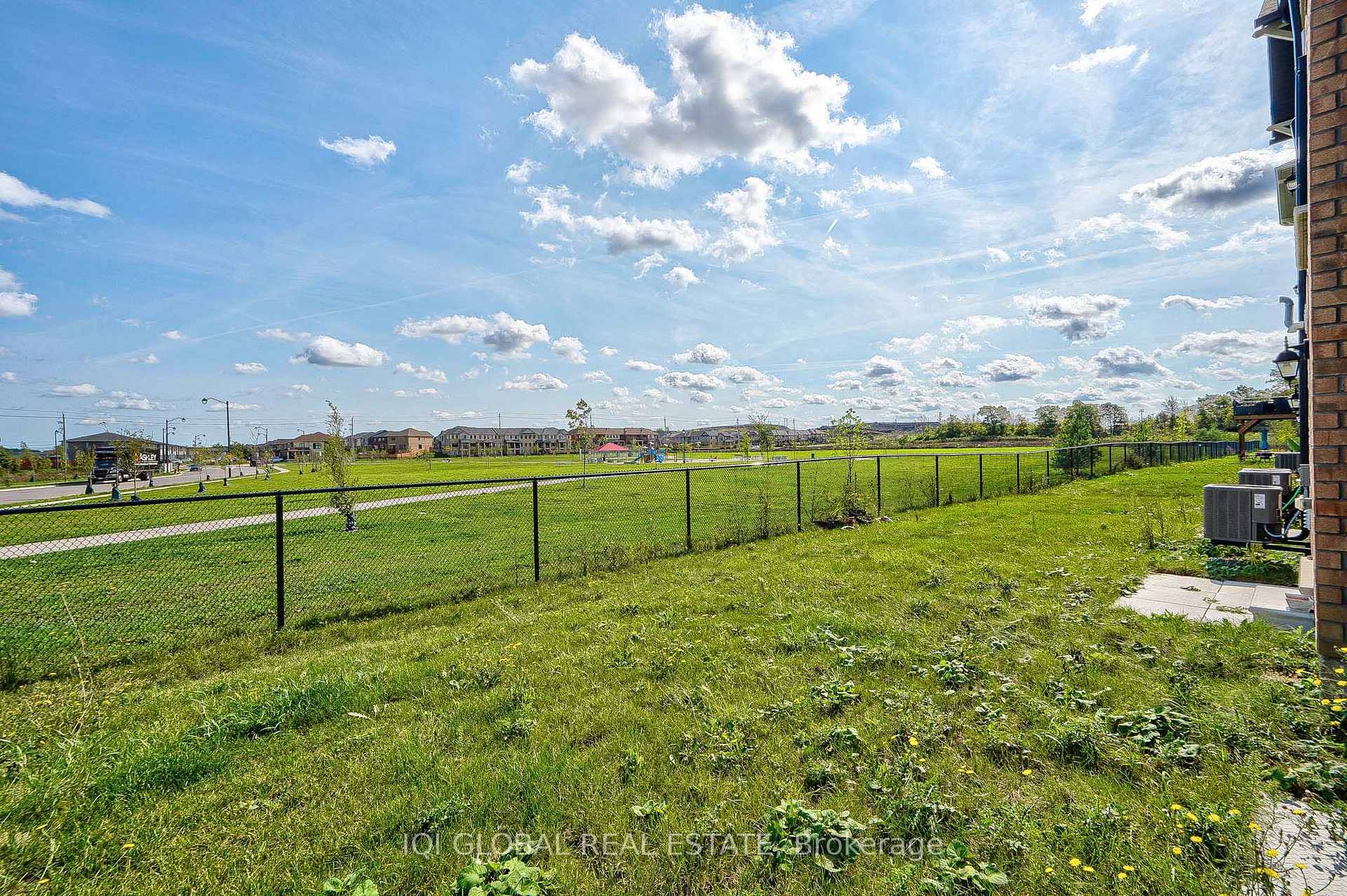 Photo 36 of Unit 18, 185 Bedrock Drive, Hamilton, Stoney Creek Mountain — HOMEH
