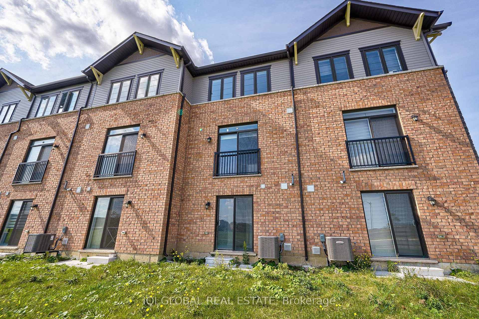 Photo 37 of Unit 18, 185 Bedrock Drive, Hamilton, Stoney Creek Mountain — HOMEH