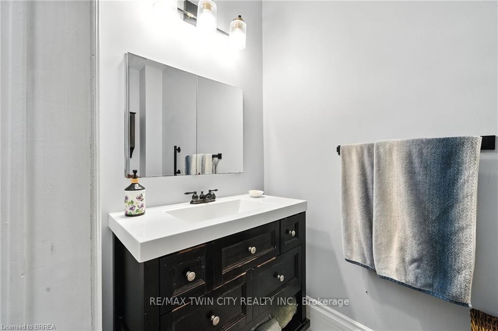 Photo 23 of 194 Bethel Road, Brant, Paris — HOMEH