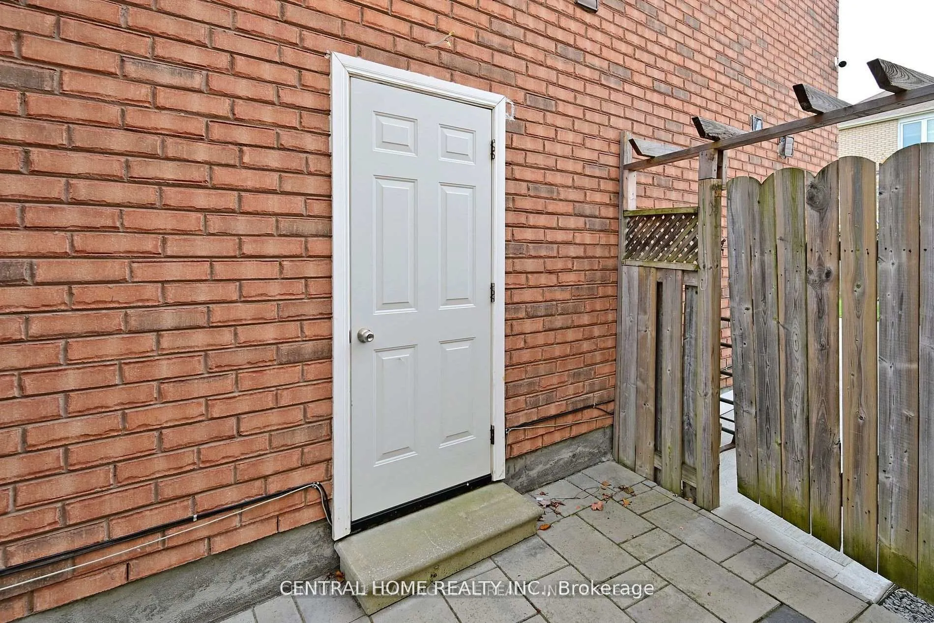 Photo 3 of Unit Bsmt, 47 Stella Drive, Markham, Middlefield — HOMEH