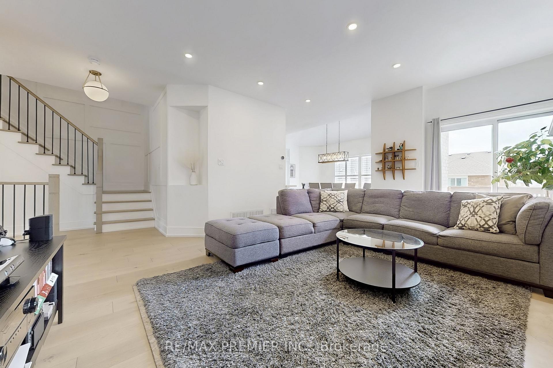 Photo 3 of 15 Gray Park Drive, Caledon, Bolton West — HOMEH