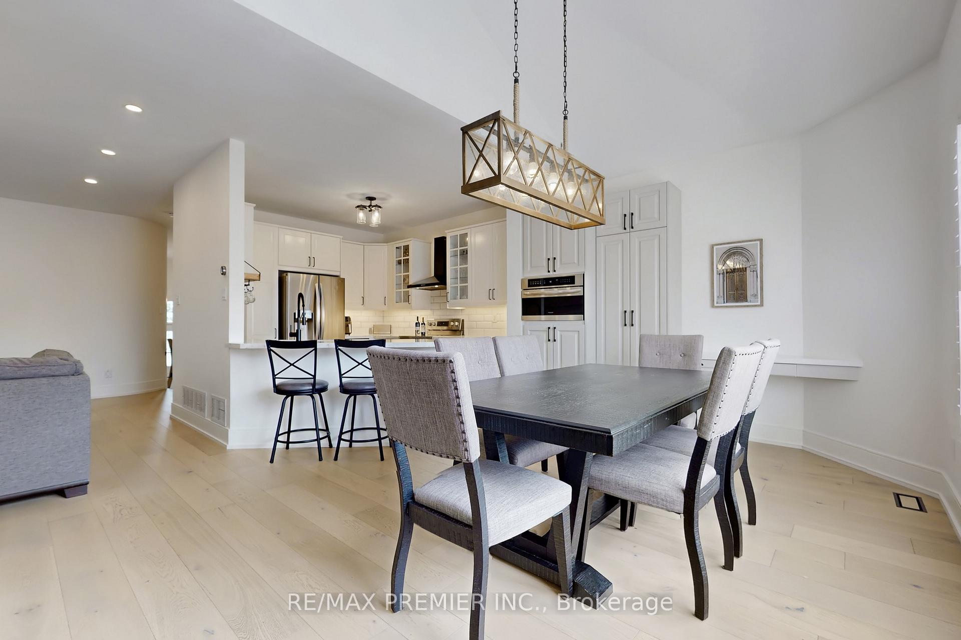 Photo 5 of 15 Gray Park Drive, Caledon, Bolton West — HOMEH
