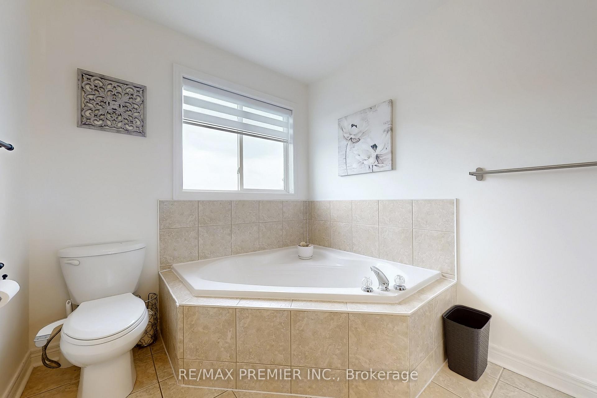 Photo 19 of 15 Gray Park Drive, Caledon, Bolton West — HOMEH