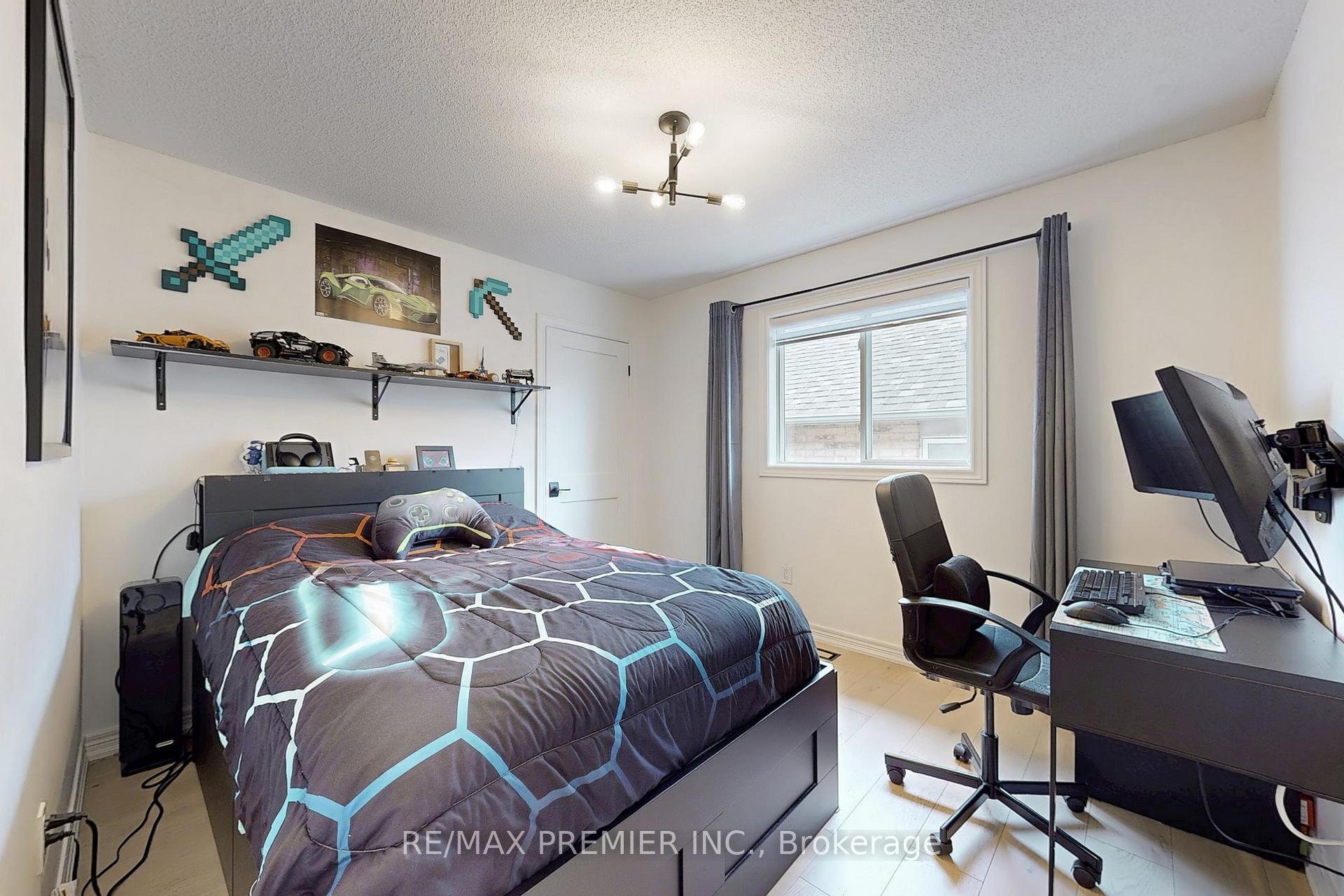 Photo 12 of 15 Gray Park Drive, Caledon, Bolton West — HOMEH