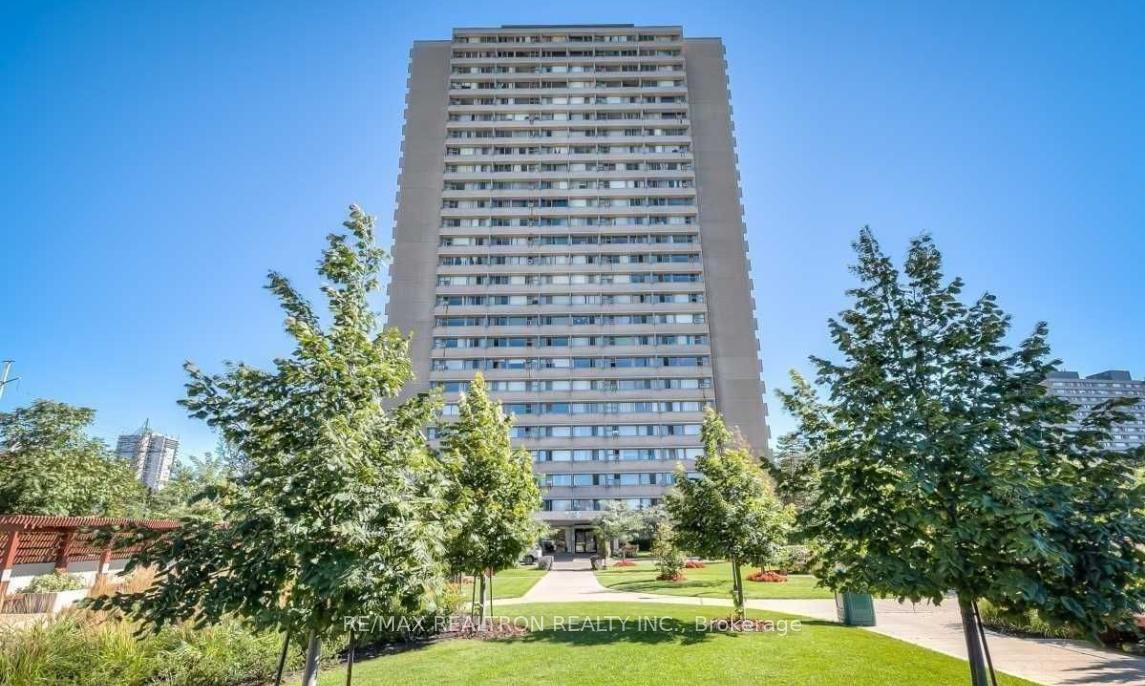 Front of Unit 1508, 735 Don Mills Road