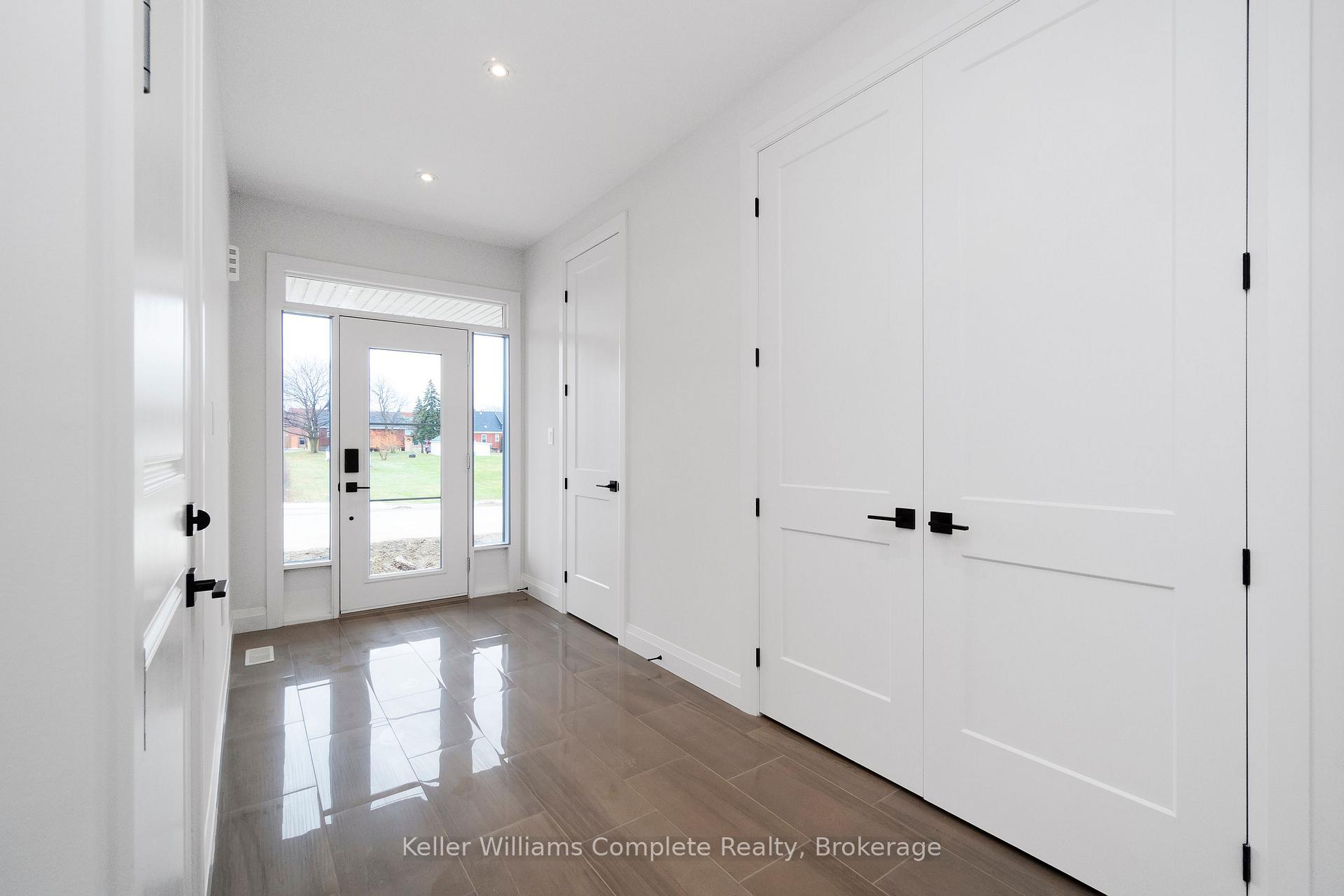 Photo 14 of 20 Columbus Gate, Hamilton, Stoney Creek Mountain — HOMEH