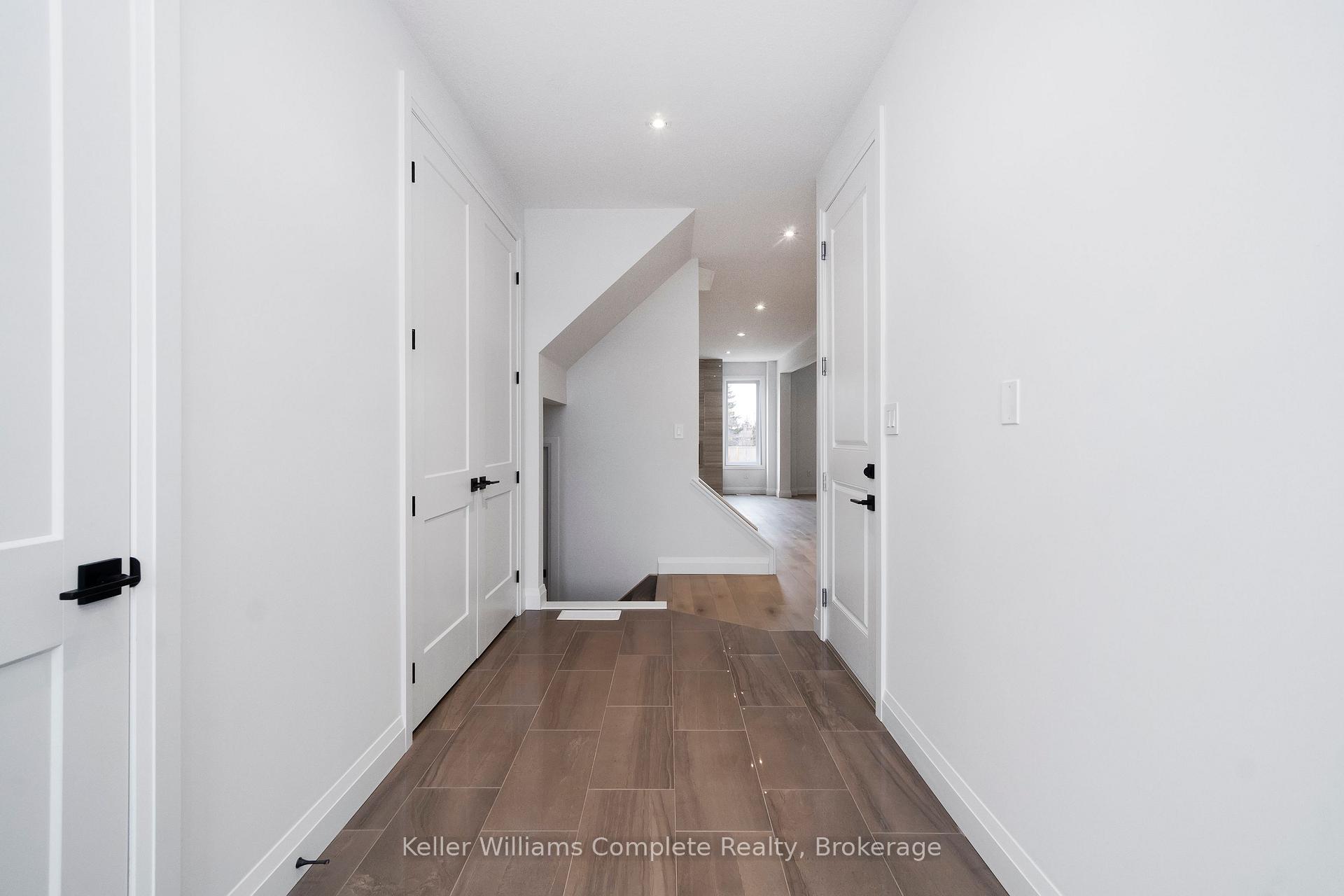 Photo 15 of 20 Columbus Gate, Hamilton, Stoney Creek Mountain — HOMEH