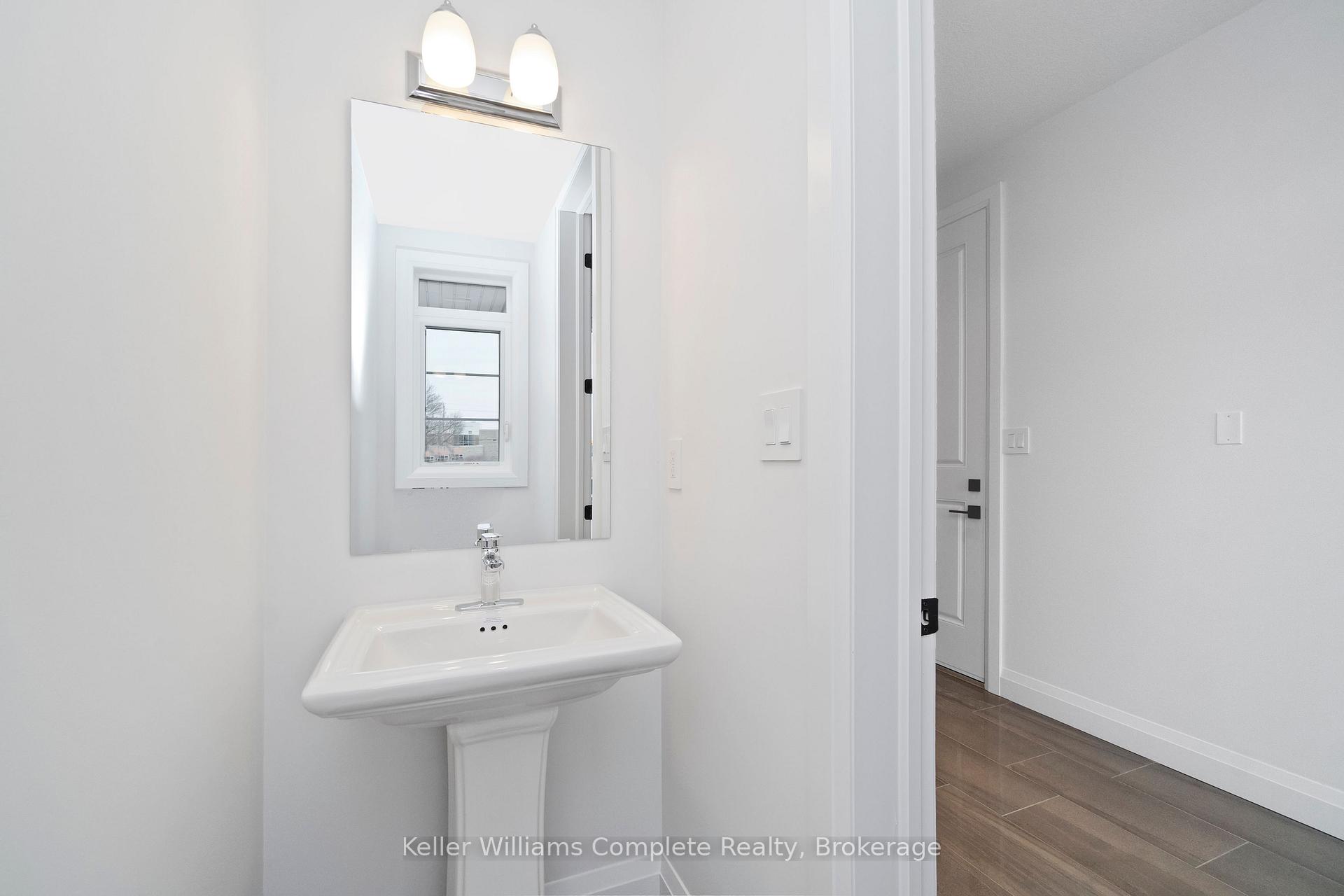 Photo 16 of 20 Columbus Gate, Hamilton, Stoney Creek Mountain — HOMEH