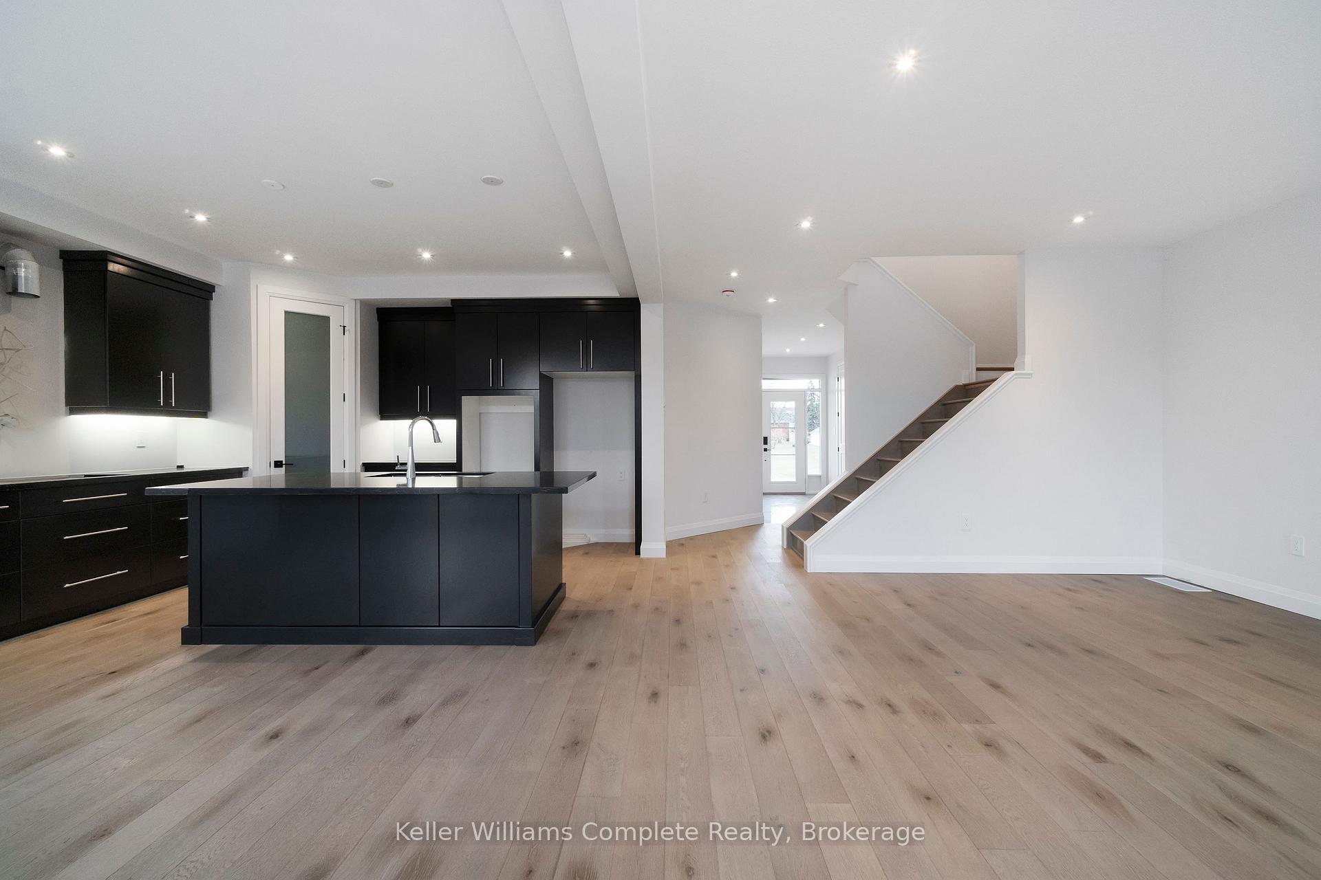 Photo 17 of 20 Columbus Gate, Hamilton, Stoney Creek Mountain — HOMEH
