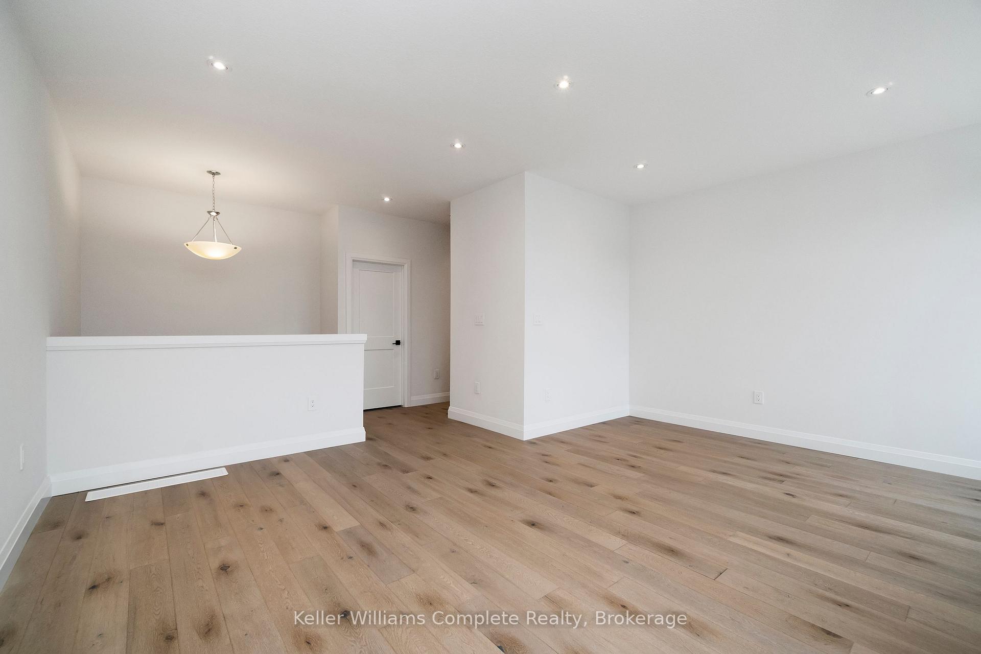 Photo 24 of 20 Columbus Gate, Hamilton, Stoney Creek Mountain — HOMEH