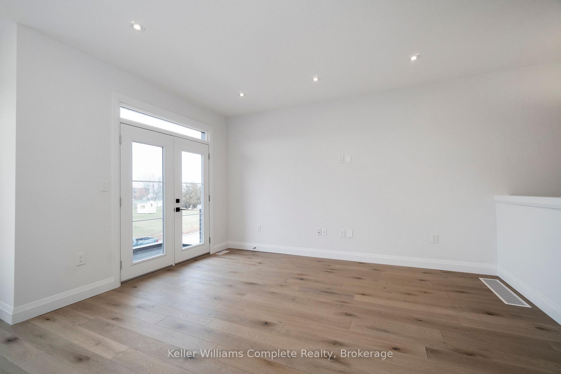 Photo 26 of 20 Columbus Gate, Hamilton, Stoney Creek Mountain — HOMEH
