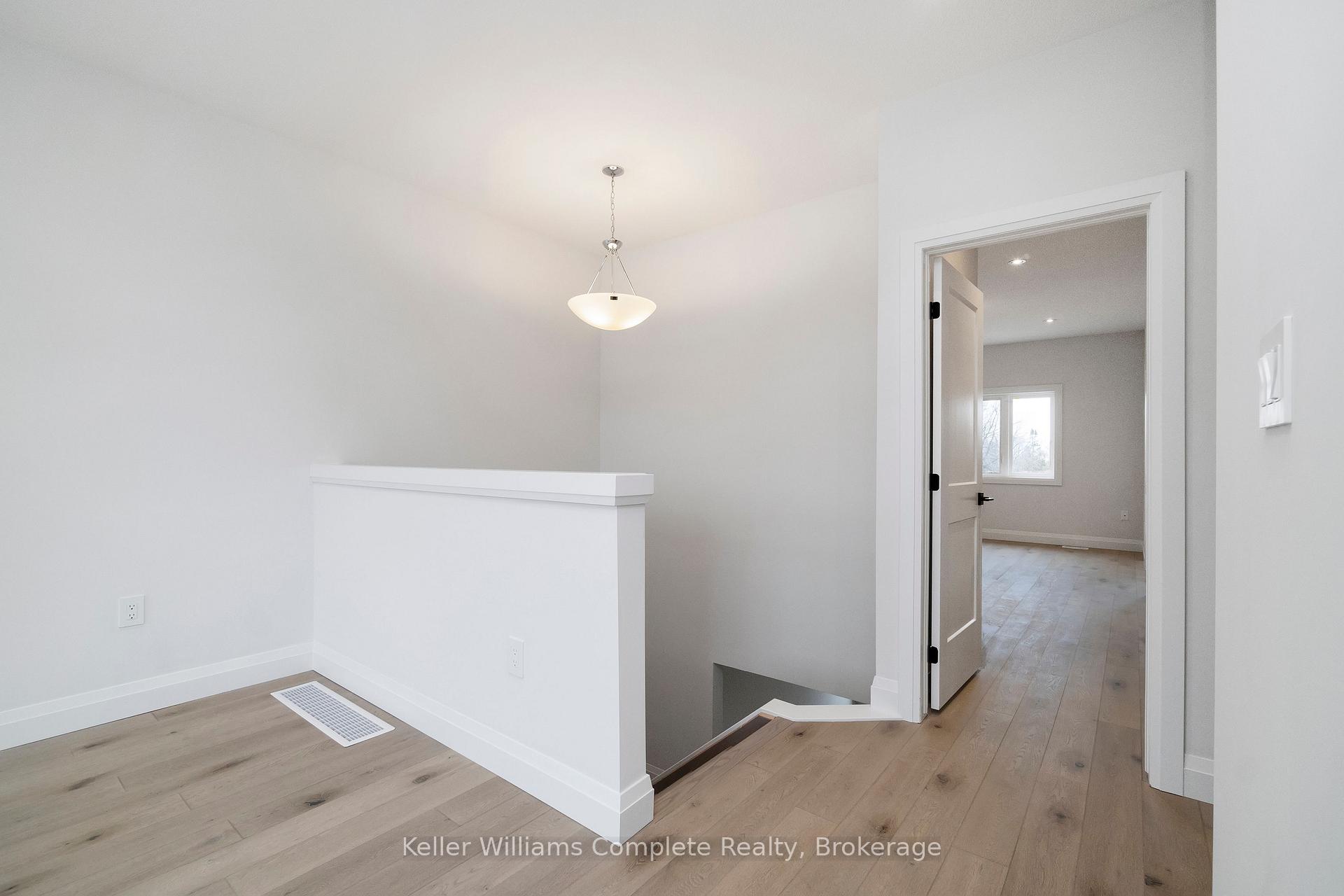 Photo 28 of 20 Columbus Gate, Hamilton, Stoney Creek Mountain — HOMEH