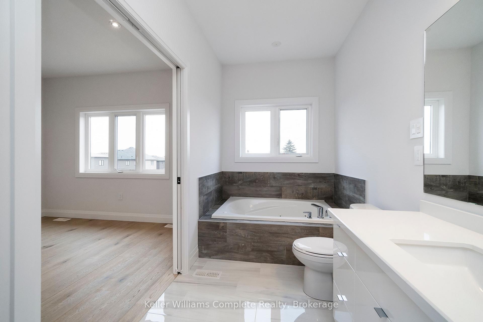 Photo 32 of 20 Columbus Gate, Hamilton, Stoney Creek Mountain — HOMEH