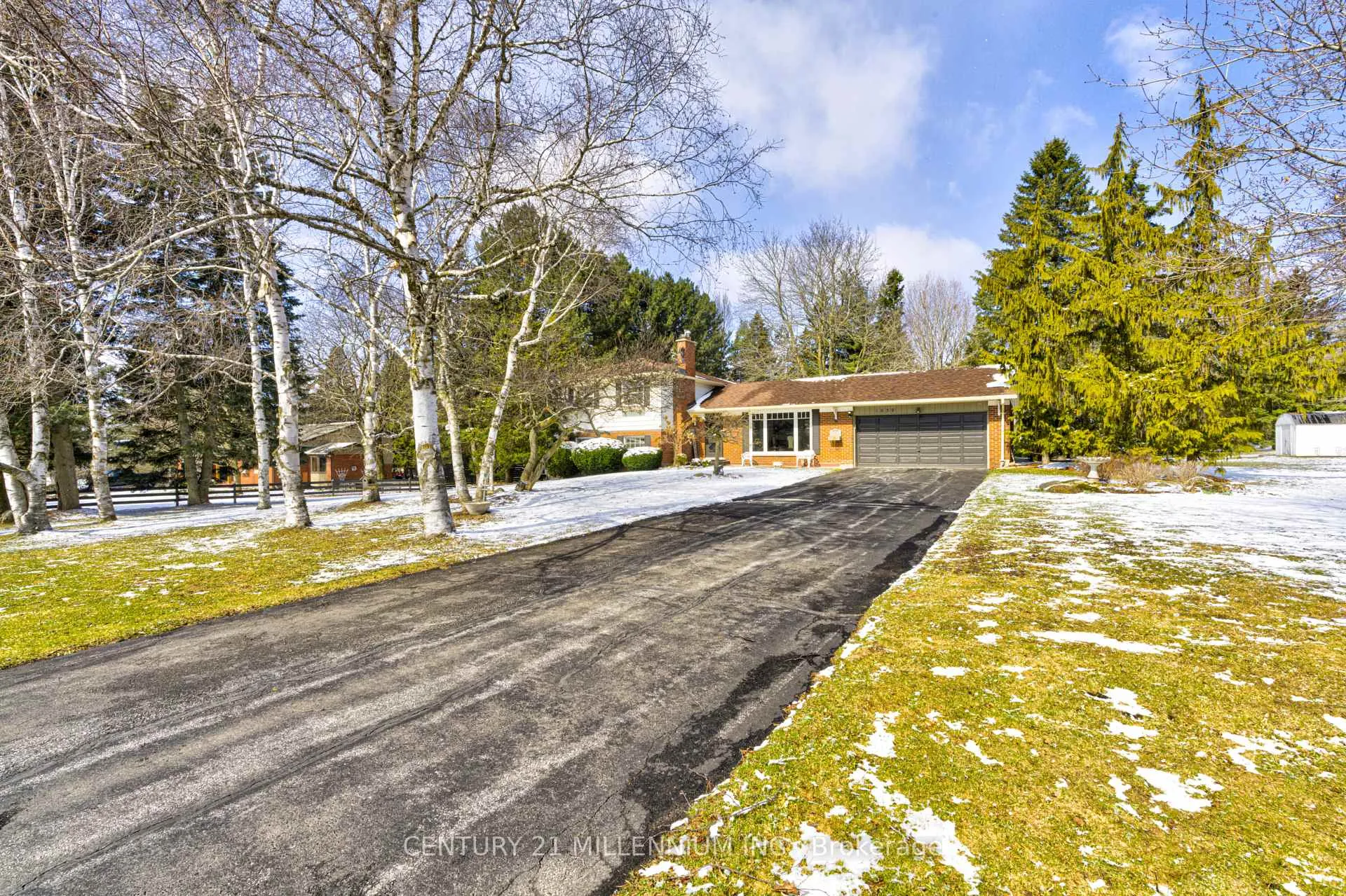 Photo 3 of 1659 Hawthorn Avenue, Caledon, Caledon Village — HOMEH