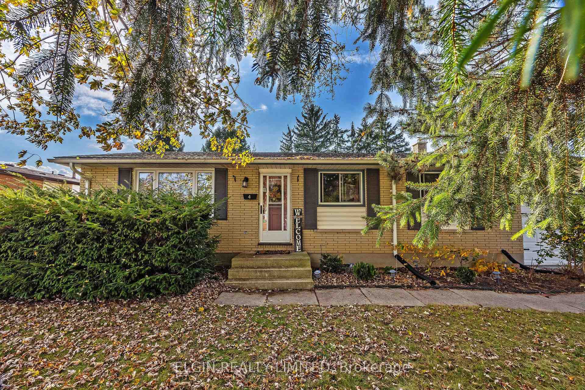 Photo 2 of 4 Johnson Place, St. Thomas — HOMEH