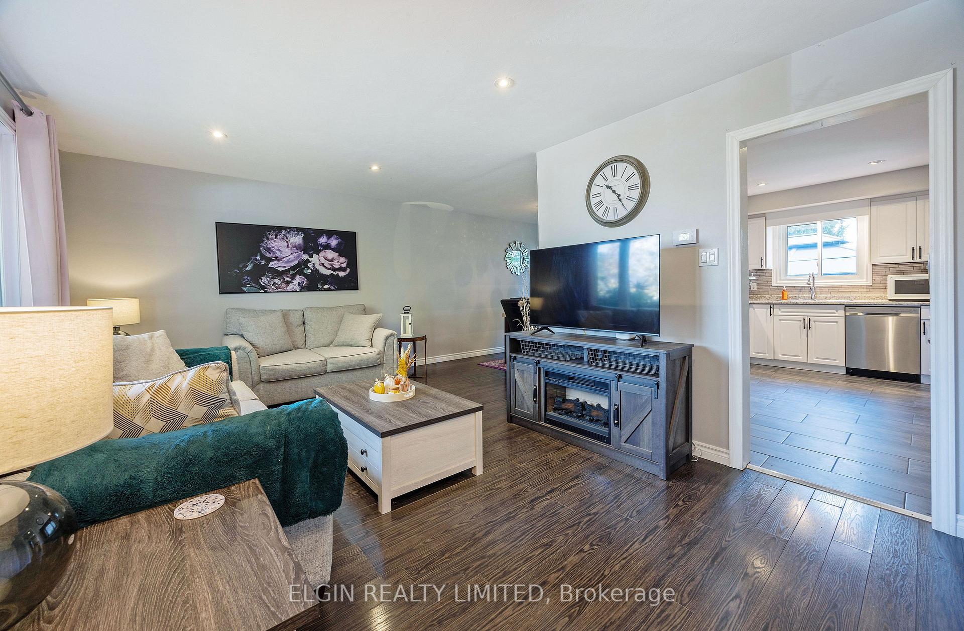 Photo 6 of 4 Johnson Place, St. Thomas — HOMEH