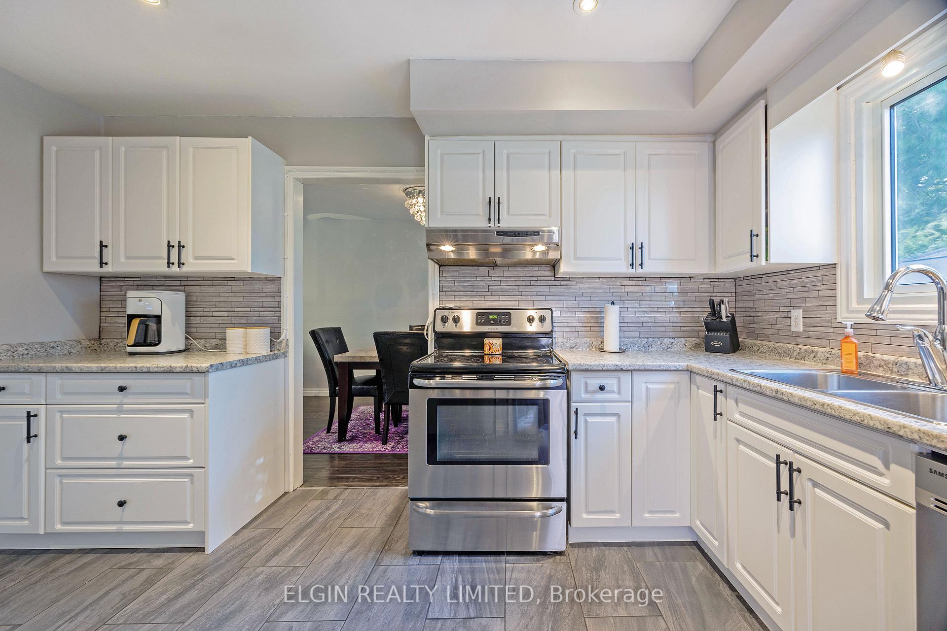 Photo 10 of 4 Johnson Place, St. Thomas — HOMEH
