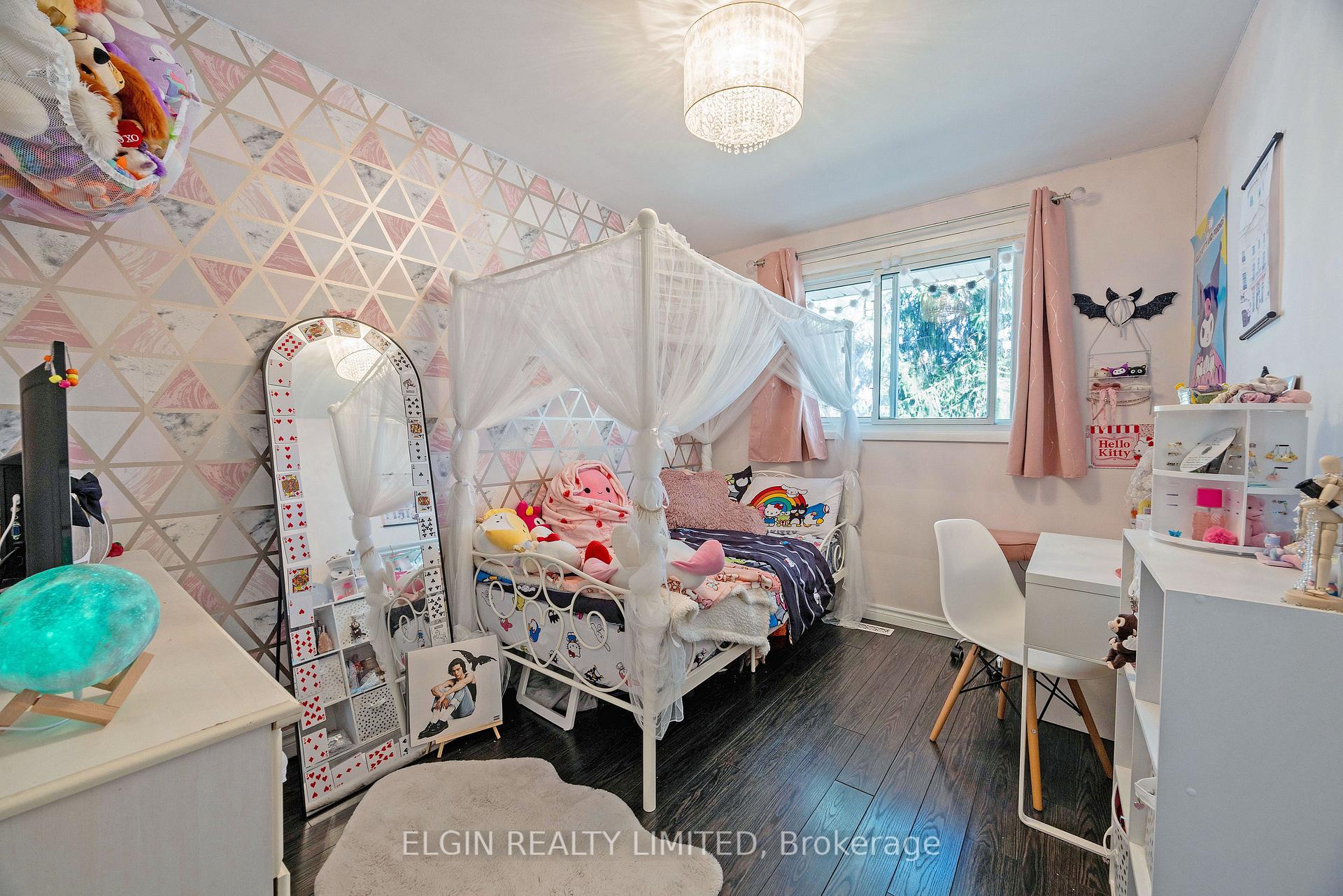 Photo 14 of 4 Johnson Place, St. Thomas — HOMEH