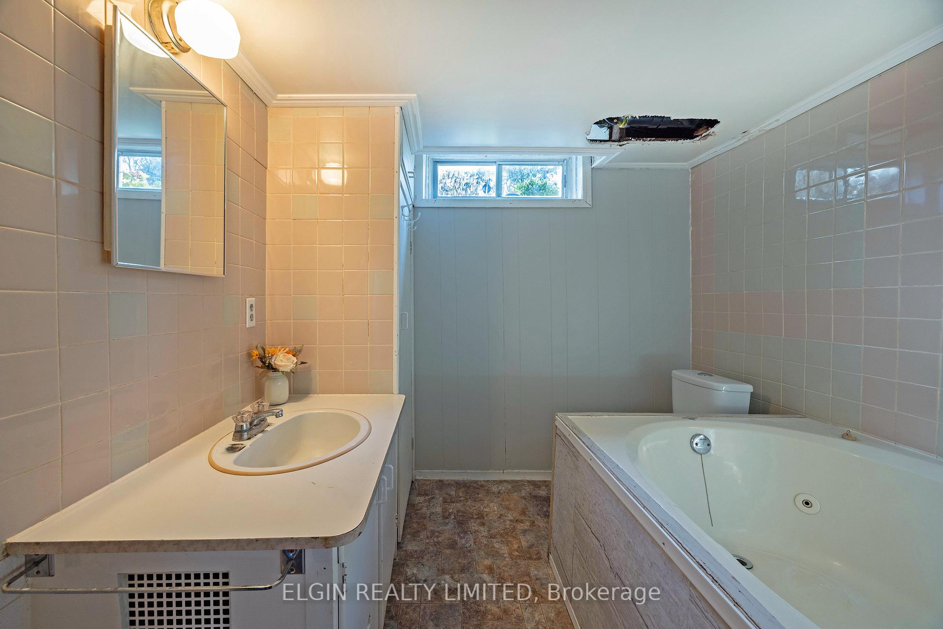 Photo 22 of 4 Johnson Place, St. Thomas — HOMEH