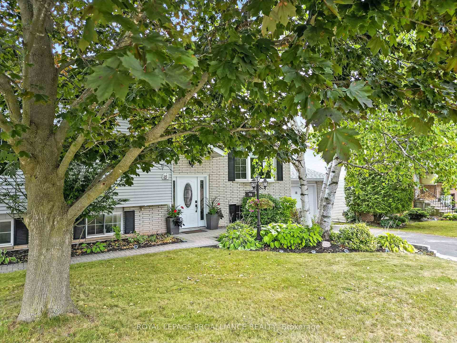 Photo 9 of 16 Durham Street N, Cramahe, Colborne — HOMEH
