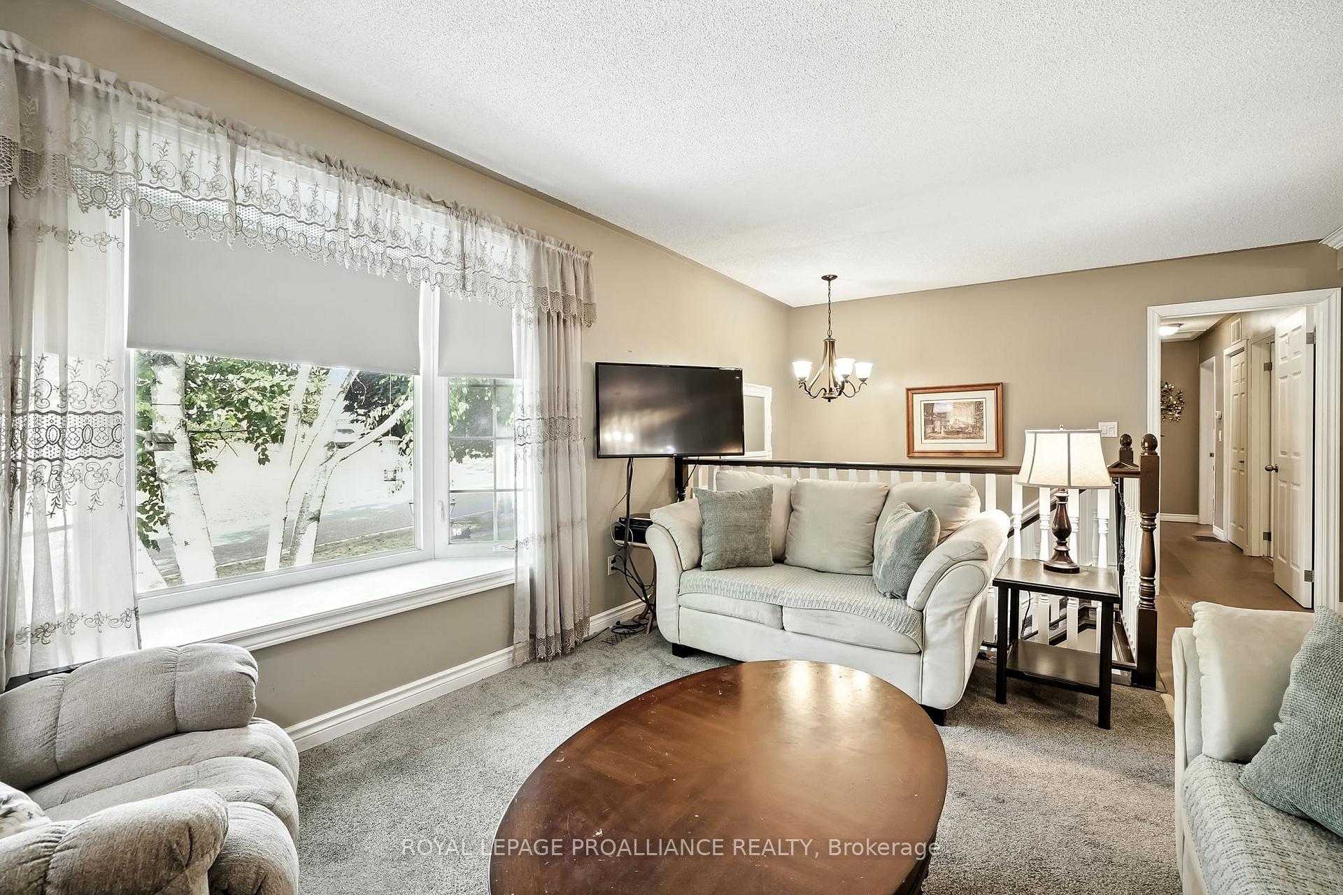 Photo 13 of 16 Durham Street N, Cramahe, Colborne — HOMEH