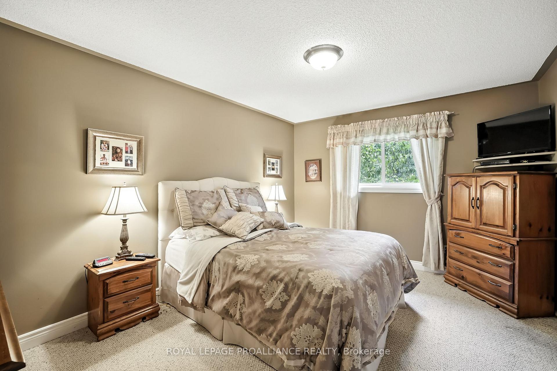 Photo 21 of 16 Durham Street N, Cramahe, Colborne — HOMEH