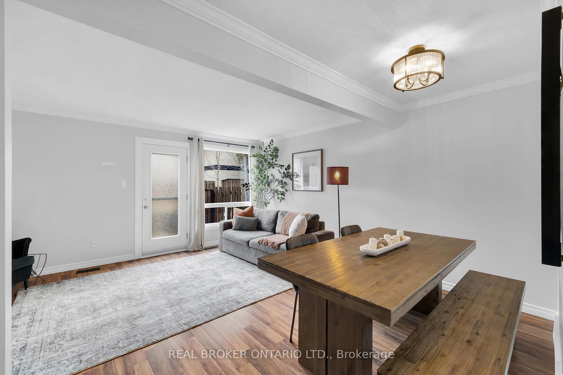 Photo 3 of 101 Mcclintock Way, Ottawa, Kanata - Katimavik — HOMEH