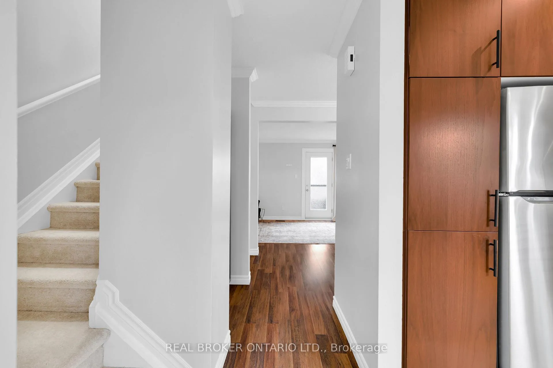 Photo 5 of 101 Mcclintock Way, Ottawa, Kanata - Katimavik — HOMEH