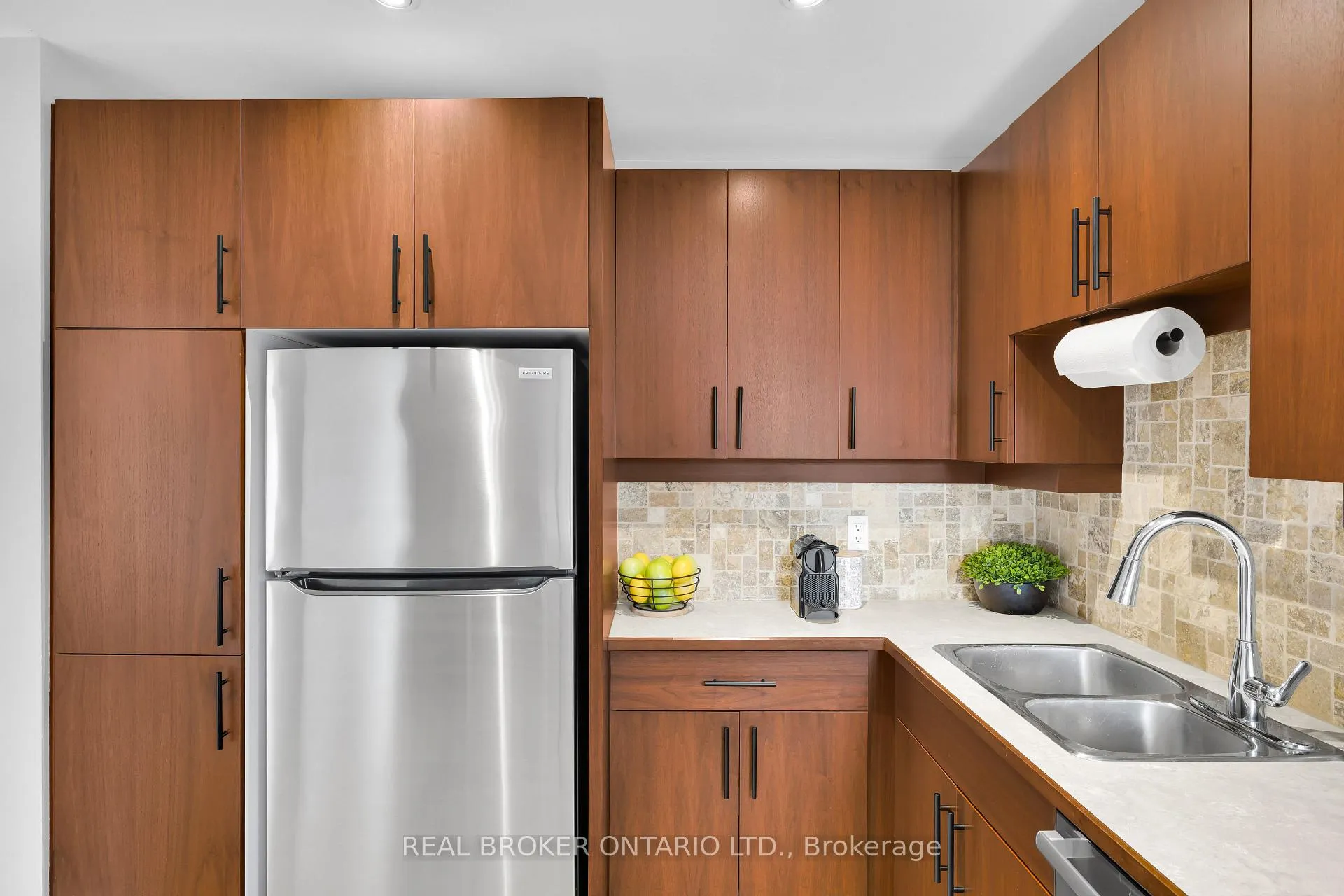 Photo 13 of 101 Mcclintock Way, Ottawa, Kanata - Katimavik — HOMEH