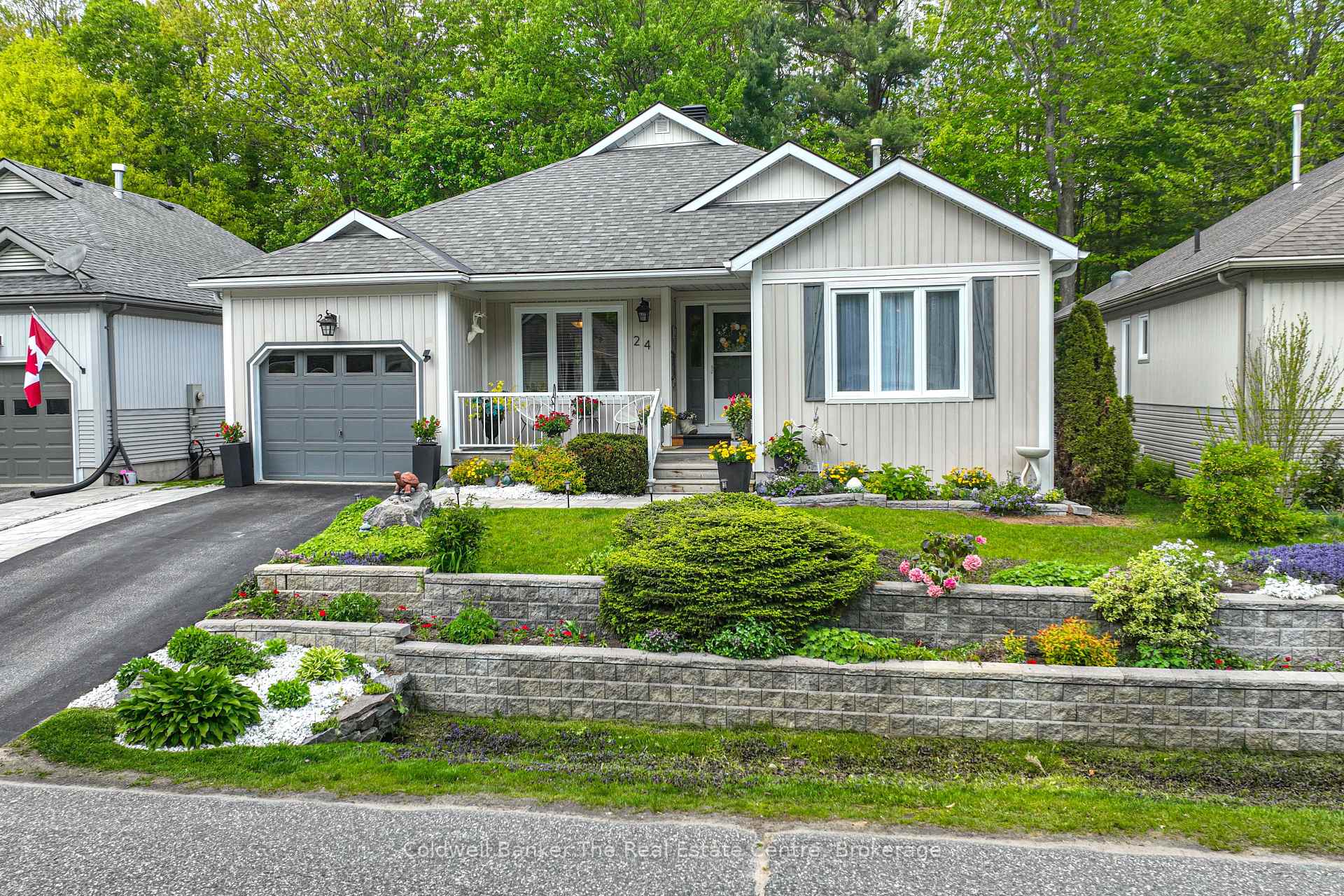 Photo 1 of 24 Woodmans Chart, Gravenhurst, Muskoka (S) — HOMEH