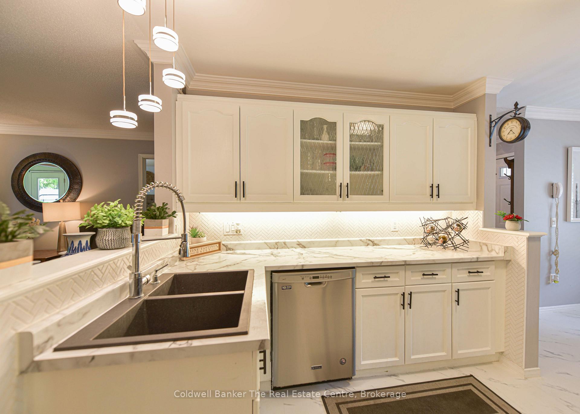 Photo 11 of 24 Woodmans Chart, Gravenhurst, Muskoka (S) — HOMEH