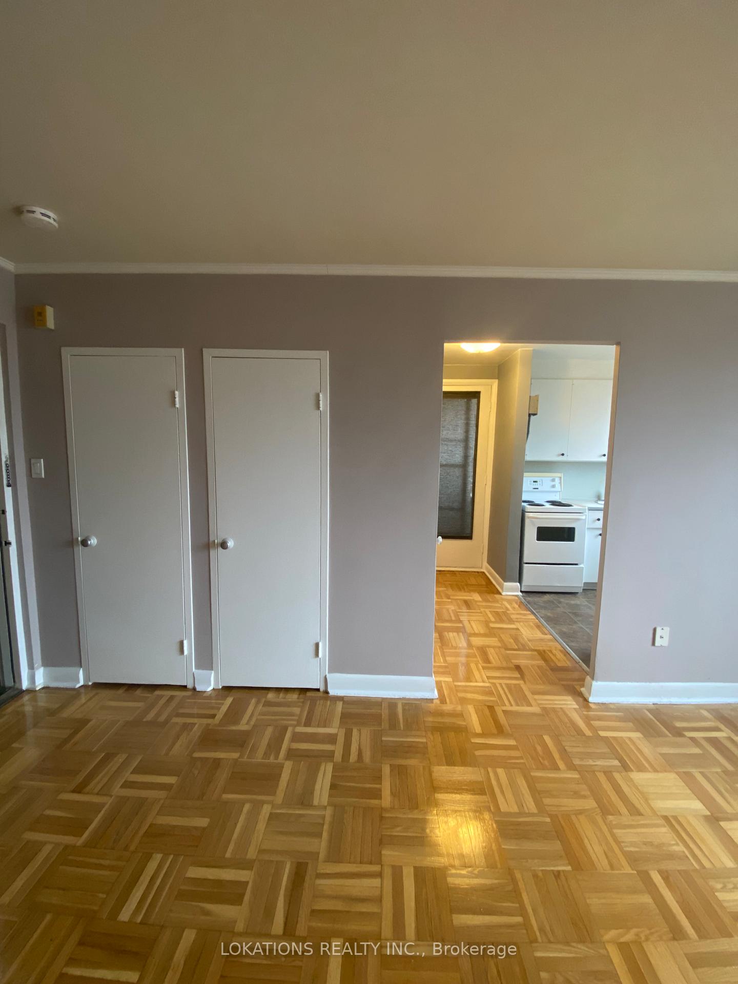 Photo 4 of Unit 306, 2135 Avenue Road, Toronto, Bedford Park-Nortown — HOMEH