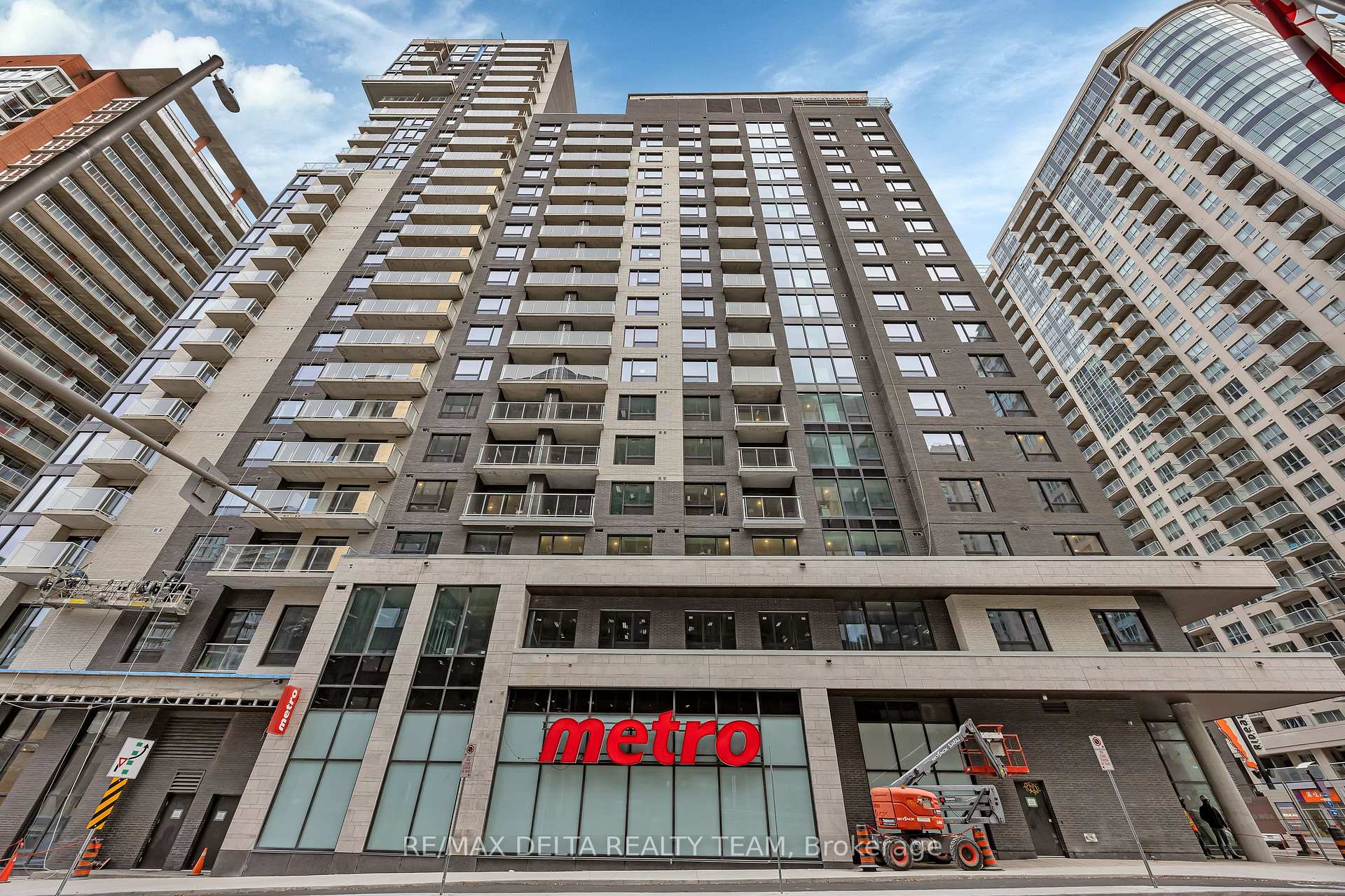 Photo 2 of Unit 203, 180 George Street, Ottawa, Lower Town/Byward Market — HOMEH