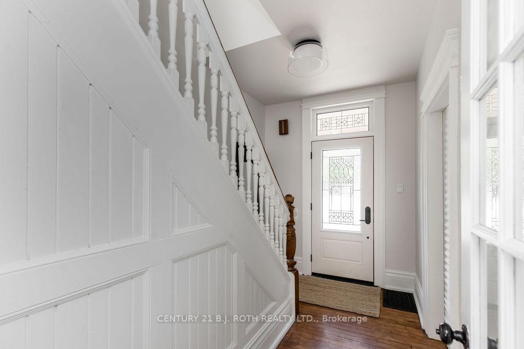 Photo 5 of 56 Holgate Street, Barrie, Allandale — HOMEH