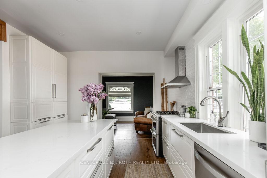 Photo 17 of 56 Holgate Street, Barrie, Allandale — HOMEH