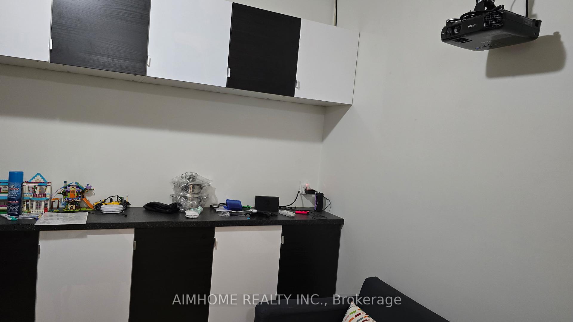 Photo 11 of Unit 6, 2 St Moritz Way, Markham, Unionville — HOMEH