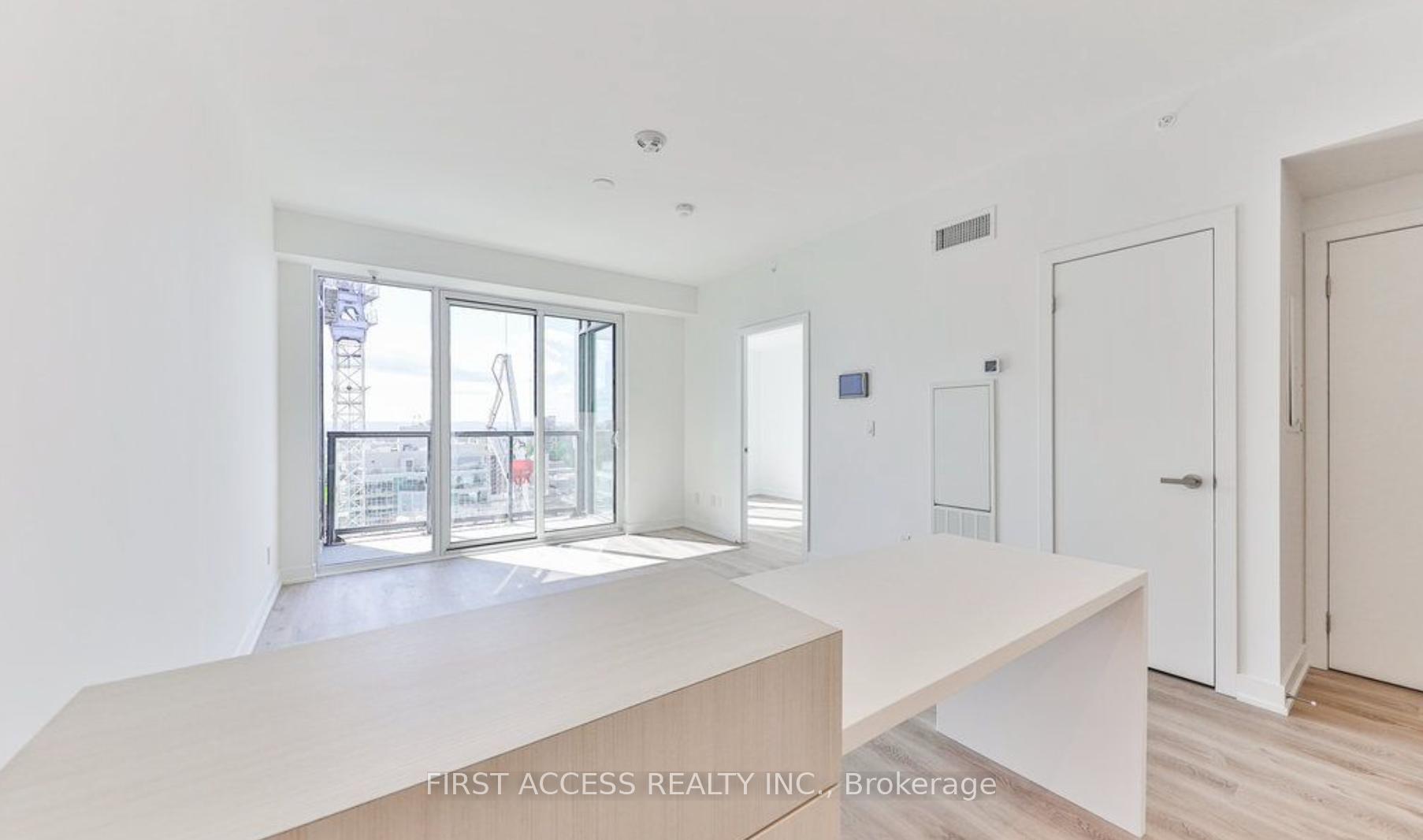 Front of Unit 1608, 370 Martha Street
